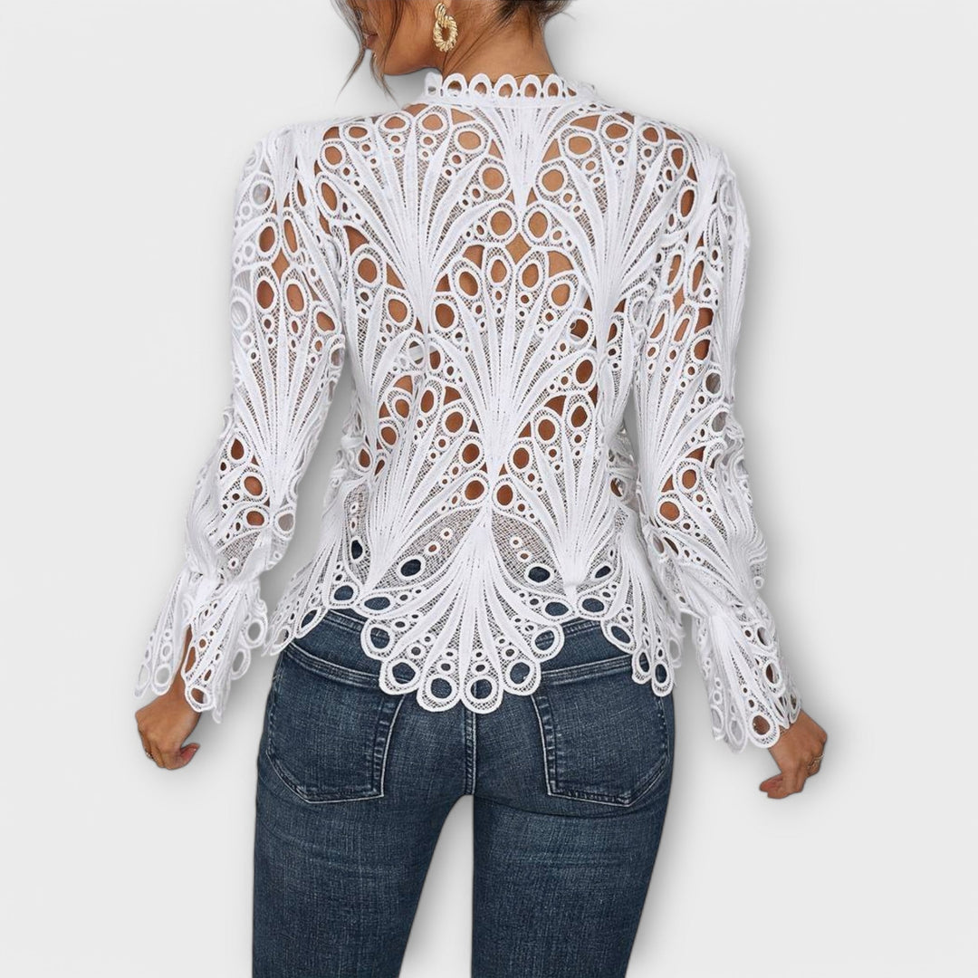 Malina – Elegantna Čipkasta Bluza